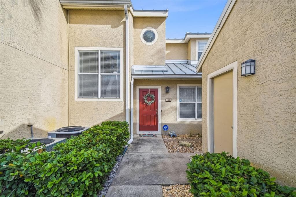 13011 LORNA PLACE TAMPA, FL 33618