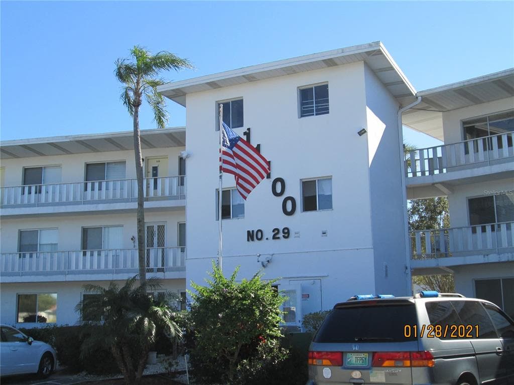 11100 86TH AVENUE UNIT 106 SEMINOLE, FL 33772