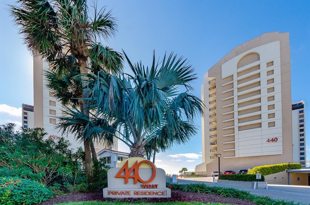 450 S GULFVIEW BOULEVARD UNIT 704 CLEARWATER BEACH, FL 33767
