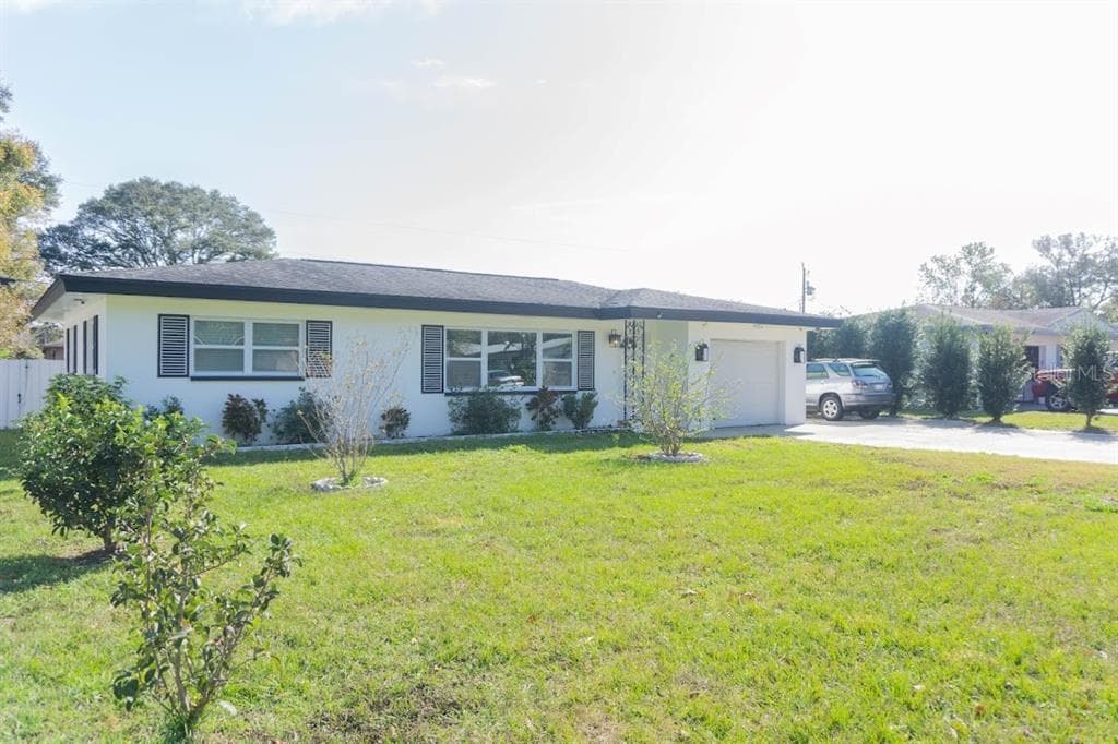 763 DEVILLE DRIVE E LARGO, FL 33771