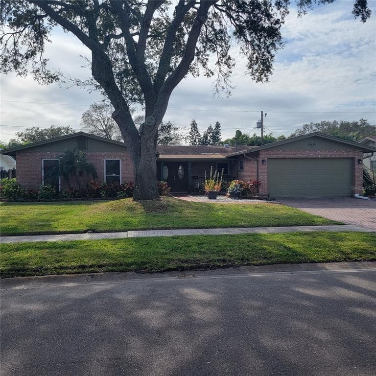 6450 31ST TERRACE N ST PETERSBURG, FL 33710