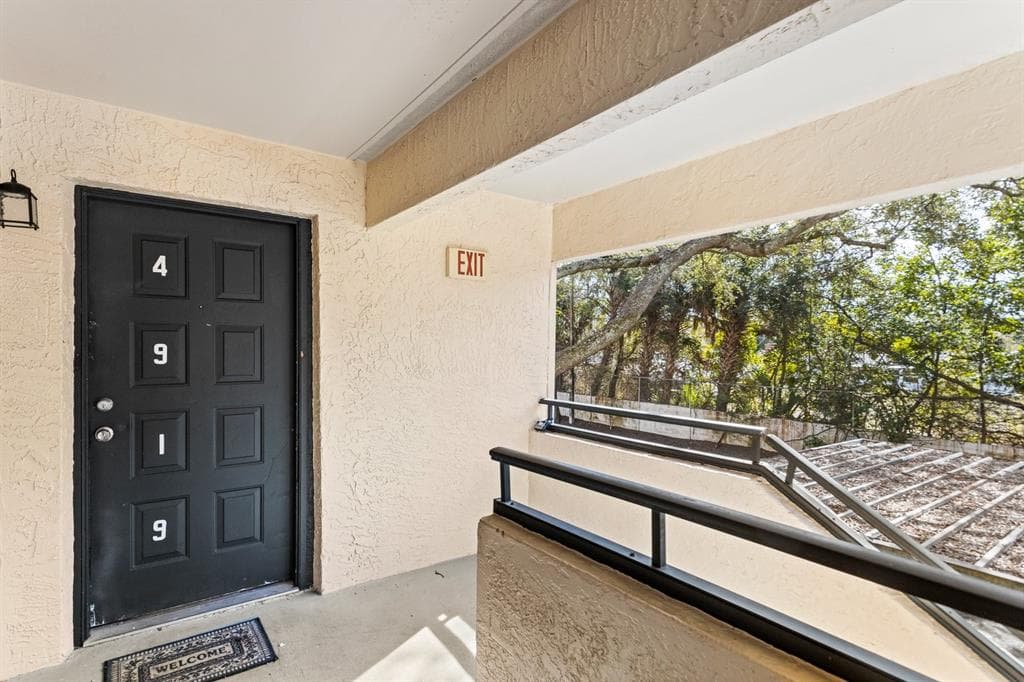 4919 PURITAN CIRCLE UNIT 125 TAMPA, FL 33617