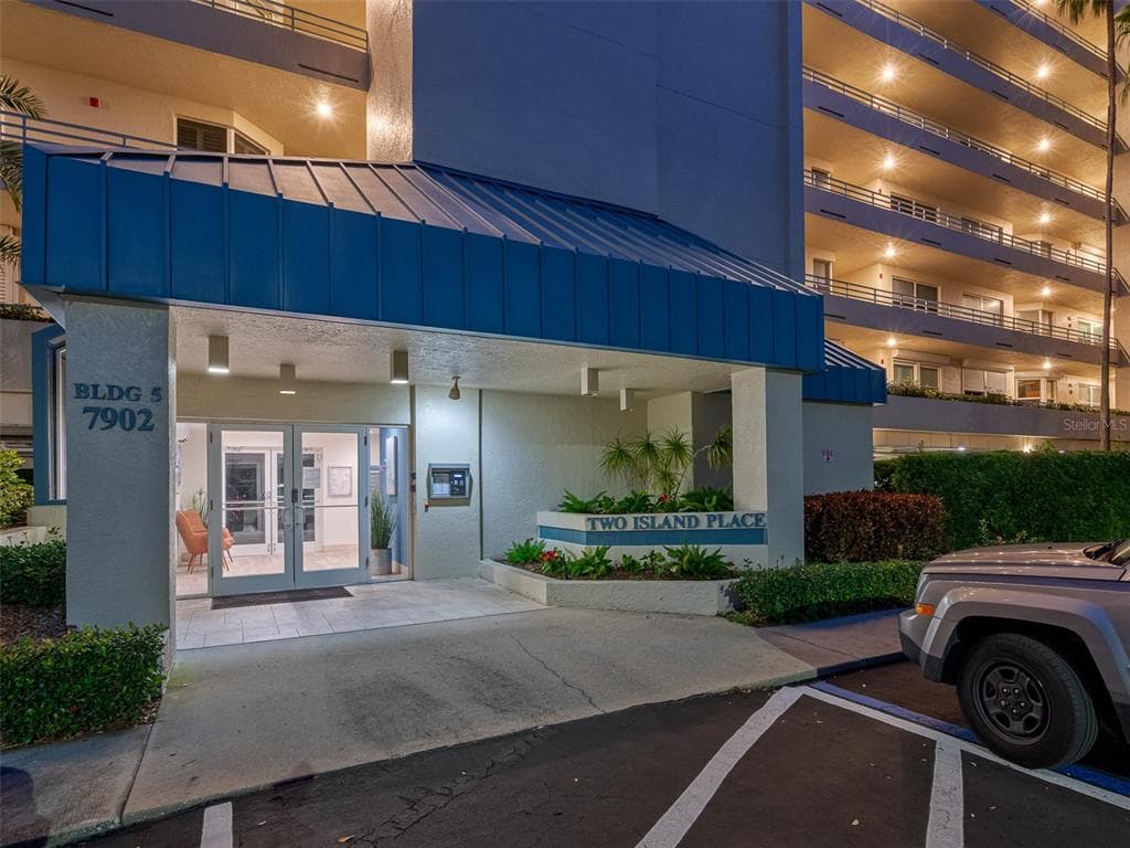 7902 SAILBOAT KEY BOULEVARD S UNIT 202 SOUTH PASADENA, FL 33707