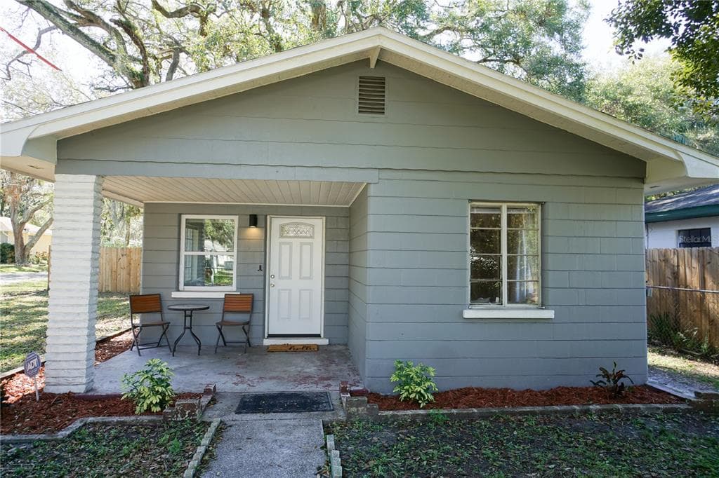 1519 E NORTH STREET TAMPA, FL 33610