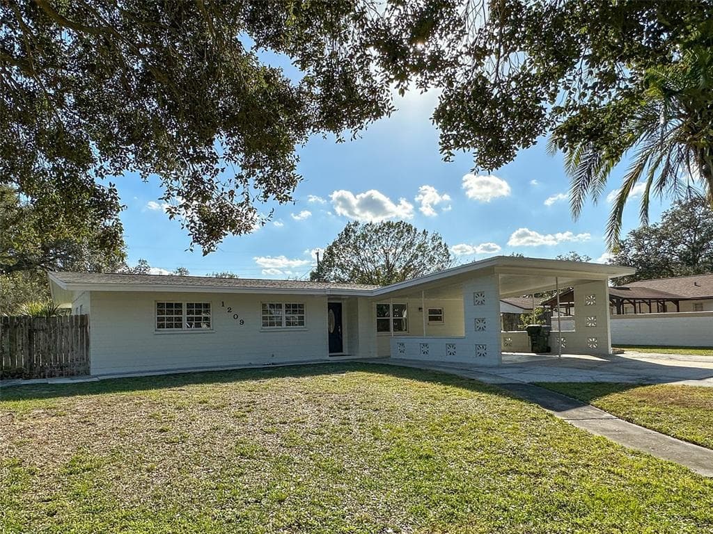 1209 EVERGREEN DRIVE LAKELAND, FL 33805