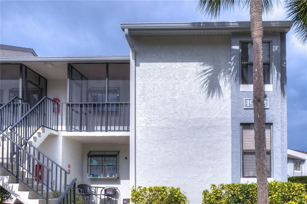 1952 LAUGHING GULL LANE UNIT 1426 CLEARWATER, FL 33762