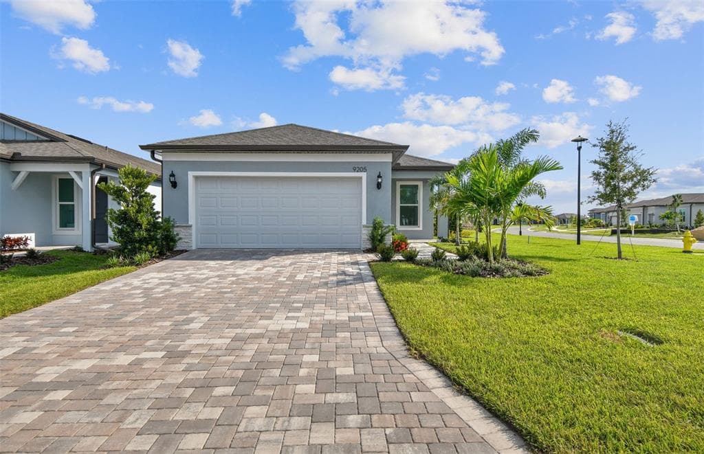 9205 BALLASTER POINTE LOOP PARRISH, FL 34219
