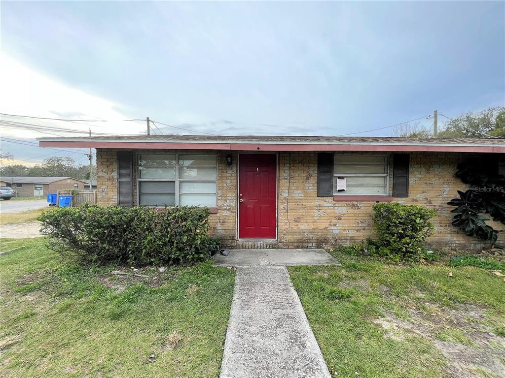9406 EASTFIELD ROAD UNIT F THONOTOSASSA, FL 33592