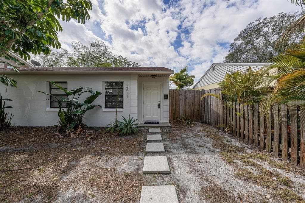 2611 OAKDALE STREET S ST PETERSBURG, FL 33705