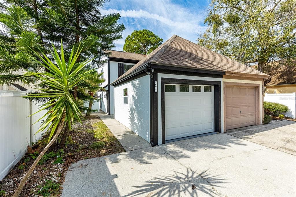 16077 DAWNVIEW DRIVE TAMPA, FL 33624
