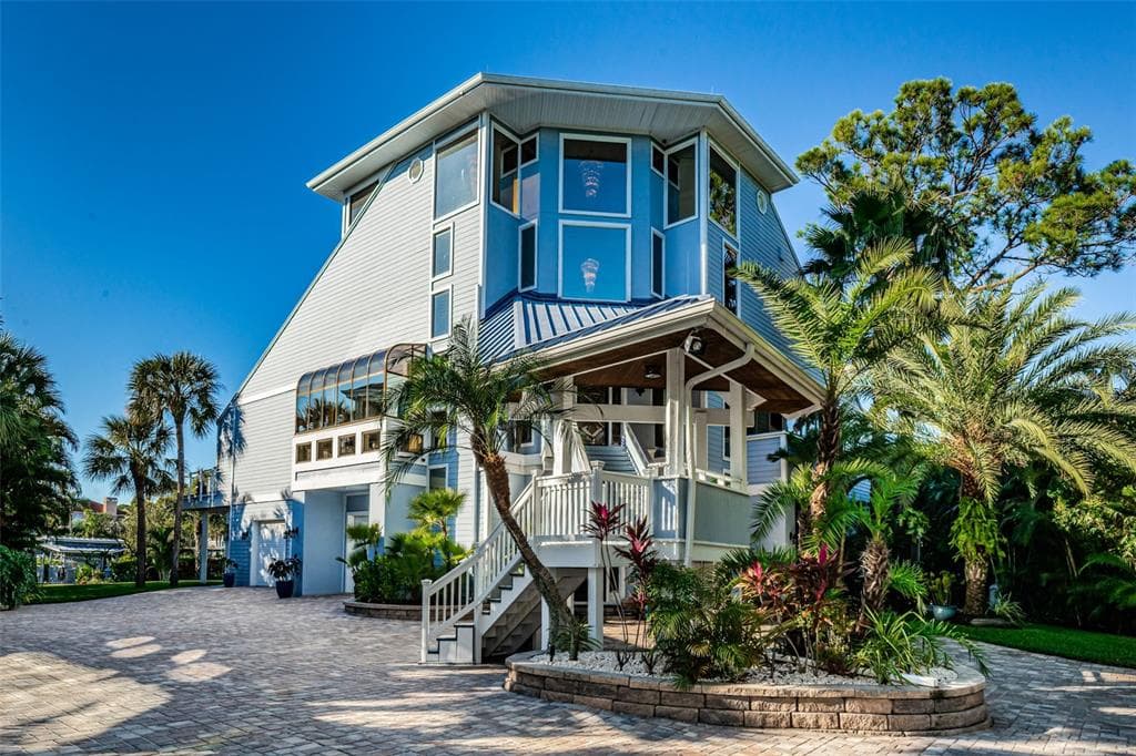 755 SOUNDVIEW DRIVE
