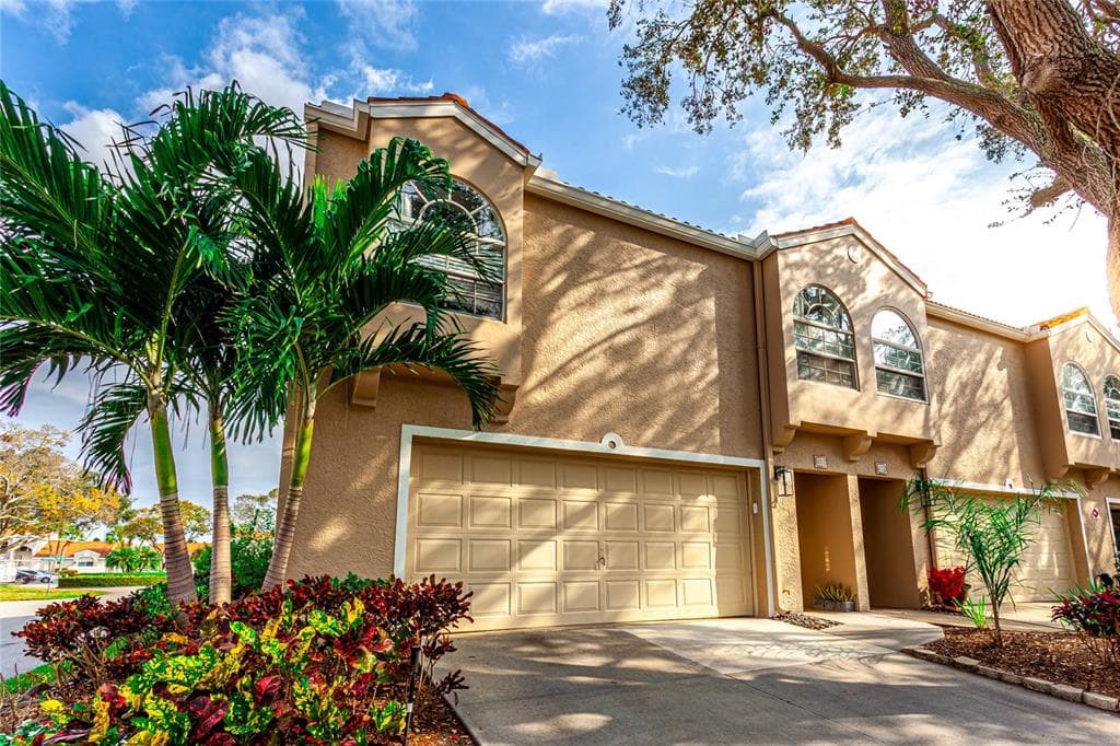 677 SEGOVIA COURT NE ST PETERSBURG, FL 33703