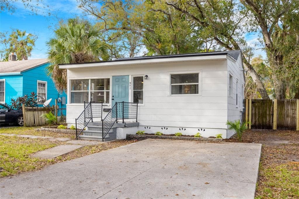 947 23RD AVENUE S ST PETERSBURG, FL 33705