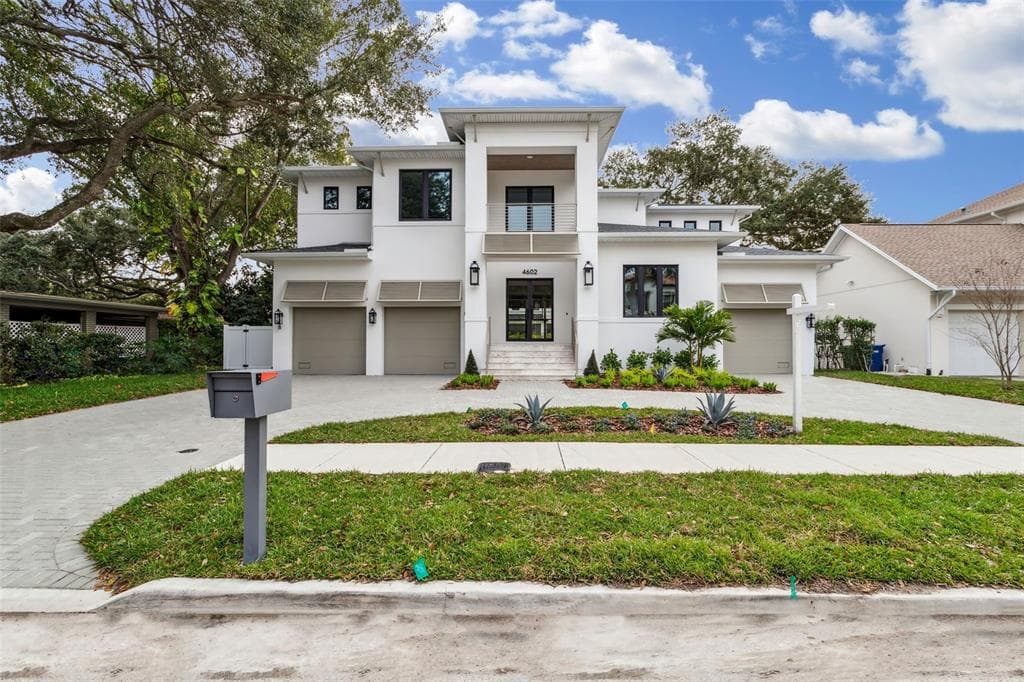 4602 W LONGFELLOW AVENUE TAMPA, FL 33629