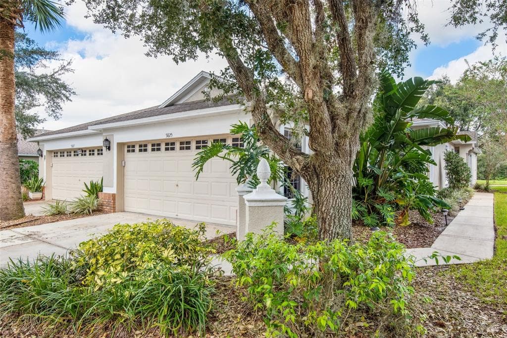 5825 PHOEBENEST DRIVE LITHIA, FL 33547