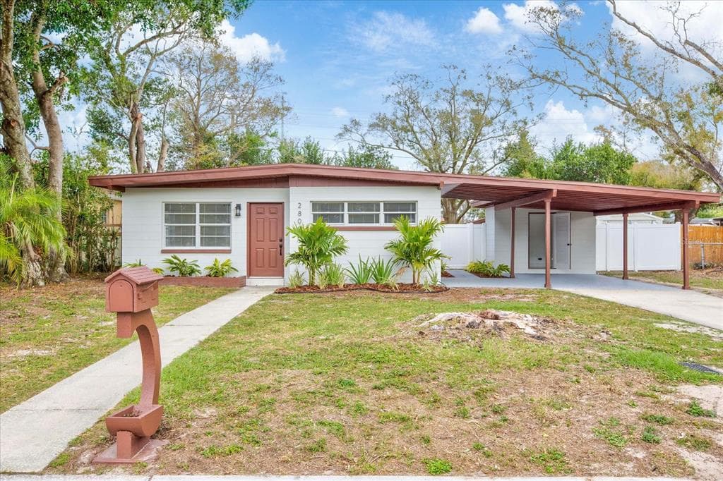 2809 W ROBSON STREET TAMPA, FL 33614