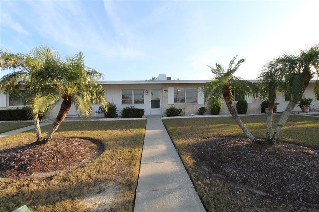 204 S PEBBLE BEACH BOULEVARD SUN CITY CENTER, FL 33573