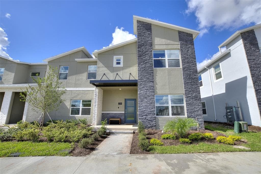 236 OCEAN COURSE AVENUE DAVENPORT, FL 33896