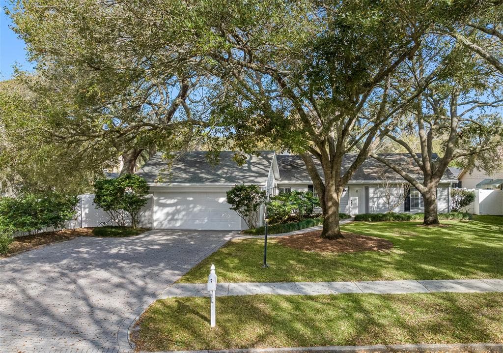 11926 NICKLAUS CIRCLE TAMPA, FL 33624