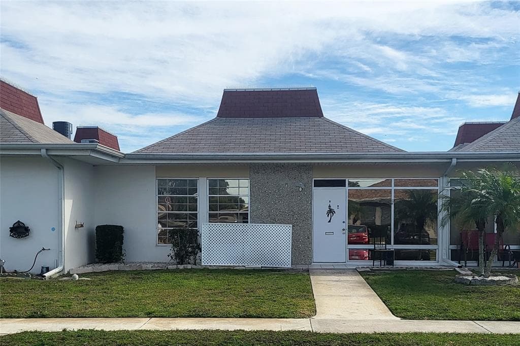 4338 TAHITIAN GARDENS CIRCLE UNIT B HOLIDAY, FL 34691