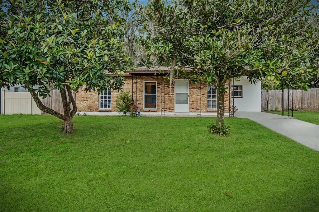 8618 CHINABERRY DRIVE TAMPA, FL 33637