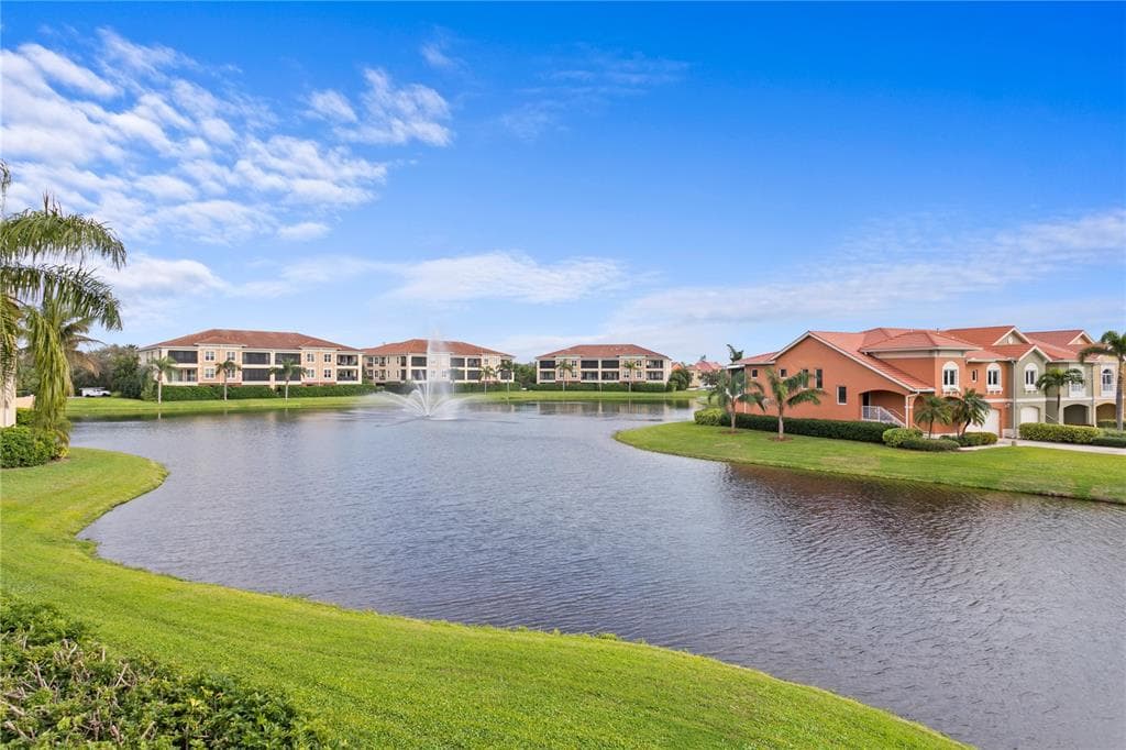 6 ACADEMY WAY S UNIT 22D ST PETERSBURG, FL 33711
