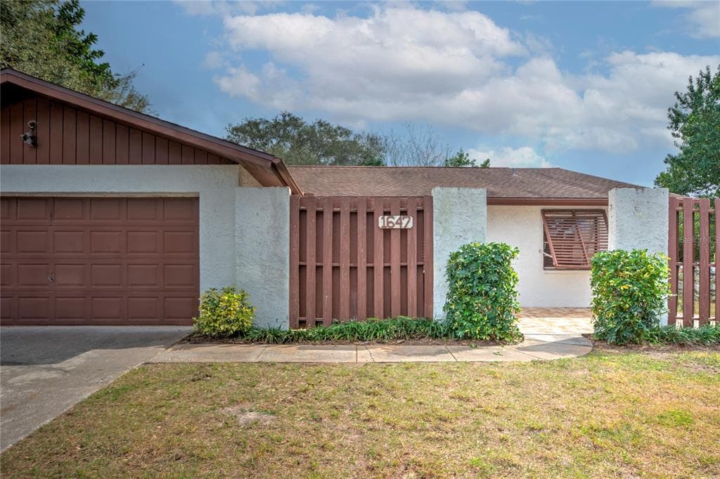 1647 BRANDYWINE WAY DUNEDIN, FL 34698