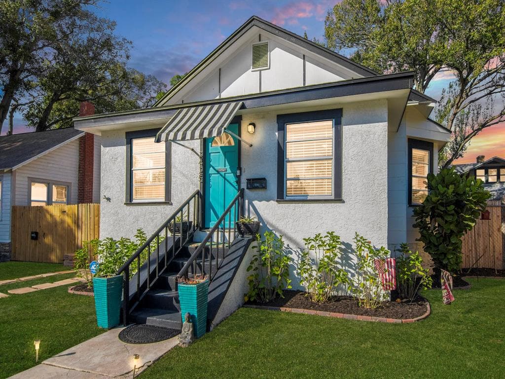 2425 DARTMOUTH AVENUE N ST PETERSBURG, FL 33713