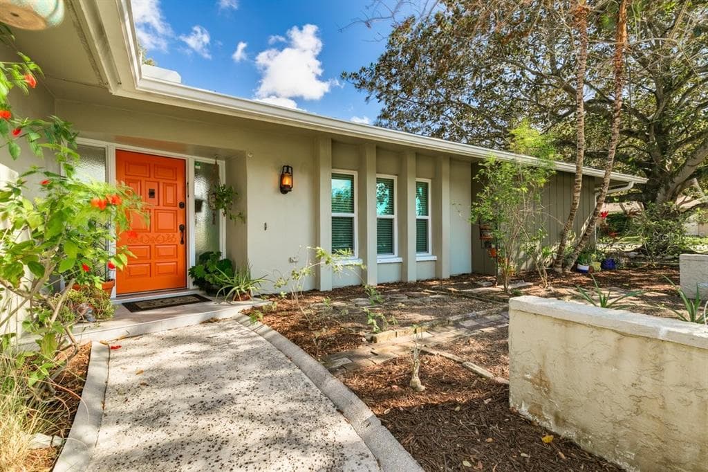 1044 SPANISH OAKS BOULEVARD PALM HARBOR, FL 34683