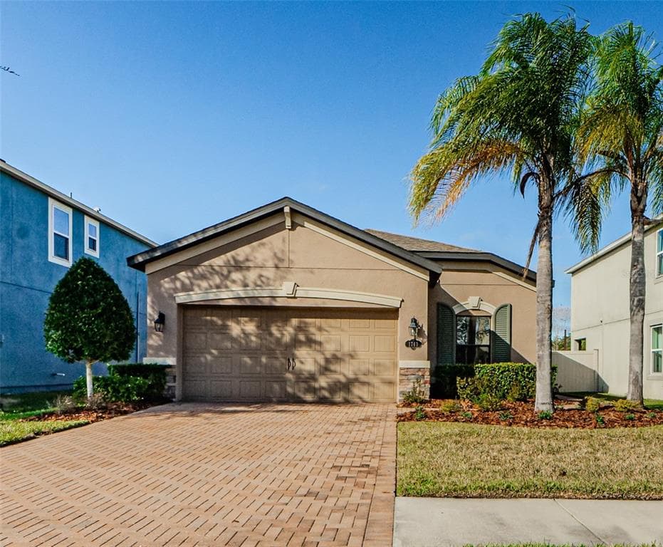 1747 OAK HAMMOCK COURT