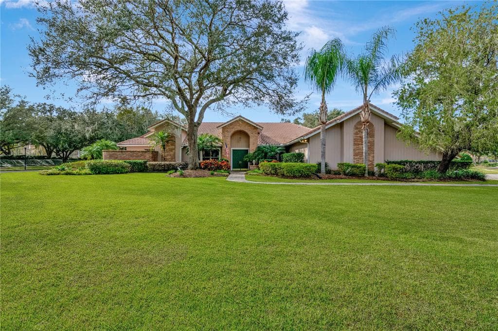 8949 MAGNOLIA CHASE CIRCLE TAMPA, FL 33647