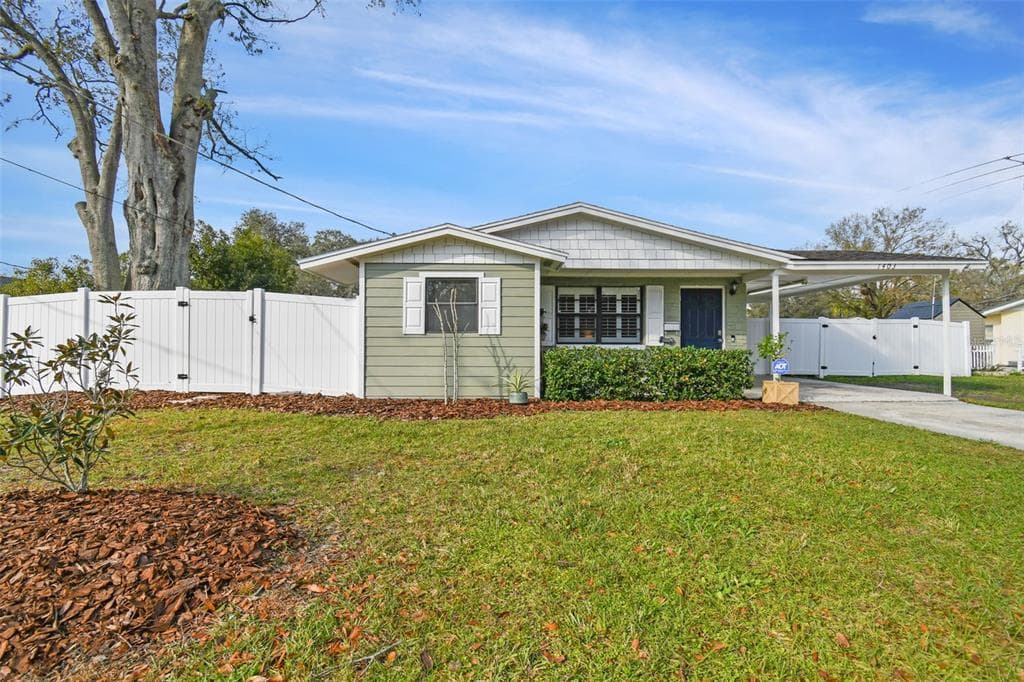 1403 N CRYSTAL TERRACE PLANT CITY, FL 33563
