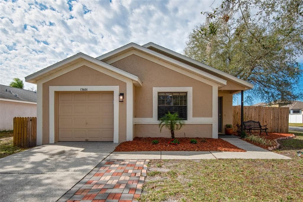 13601 LARAWAY DRIVE RIVERVIEW, FL 33579