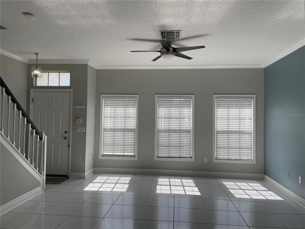 10103 FARMINGDALE PLACE TAMPA, FL 33624
