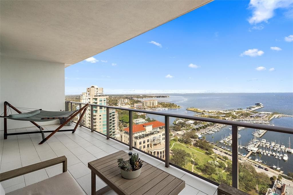 100 1ST AVENUE N UNIT 3104 ST PETERSBURG, FL 33701