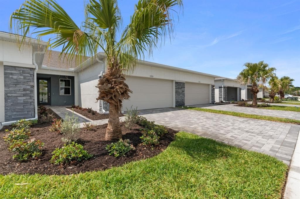 3783 LAUGHING DOVE AVENUE SUN CITY CENTER, FL 33573
