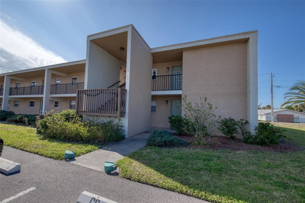 12300 PARK BOULEVARD UNIT 123 SEMINOLE, FL 33772