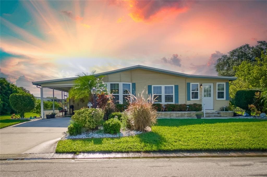 8302 PRINCESS COURT PALMETTO, FL 34221