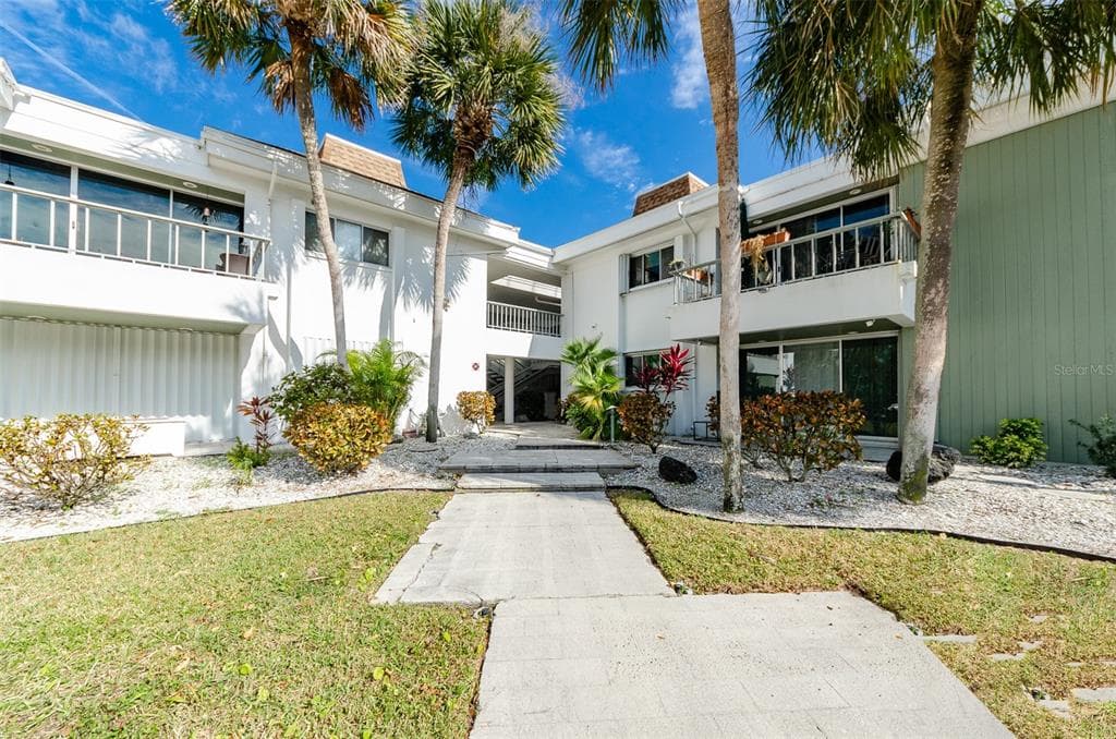 311 ISLAND WAY UNIT 101 CLEARWATER, FL 33767
