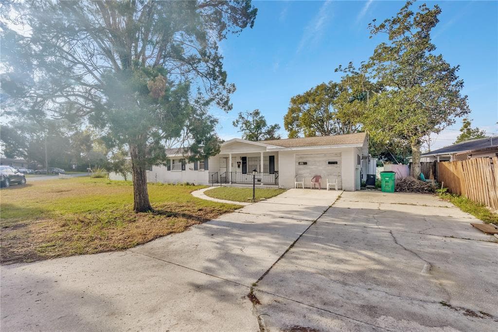 39154 PARK DRIVE ZEPHYRHILLS, FL 33542
