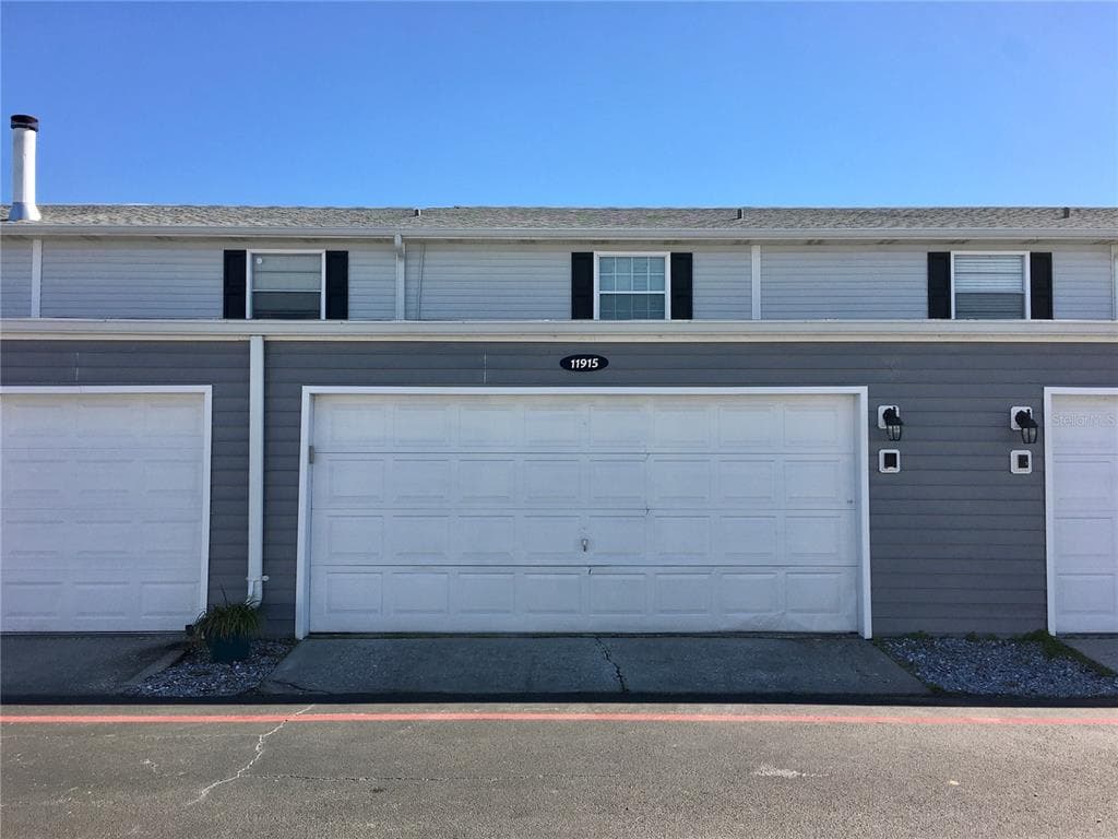11915 CONGRESSIONAL DR TAMPA, FL 33626