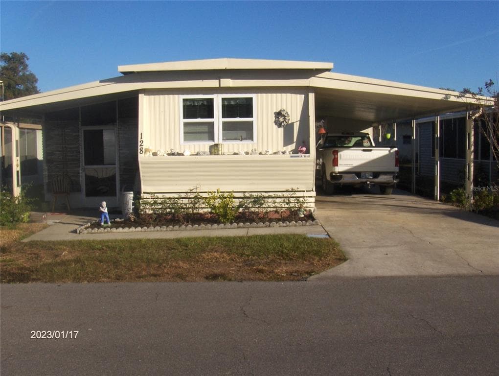 38527 LANSING AVENUE ZEPHYRHILLS, FL 33542