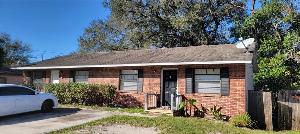 1104 E BOUGAINVILLEA AVE TAMPA, FL 33612