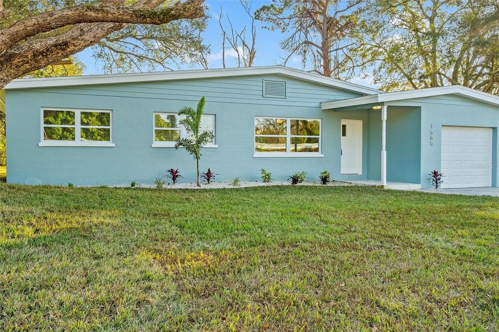 1565 GENTRY STREET CLEARWATER, FL 33755