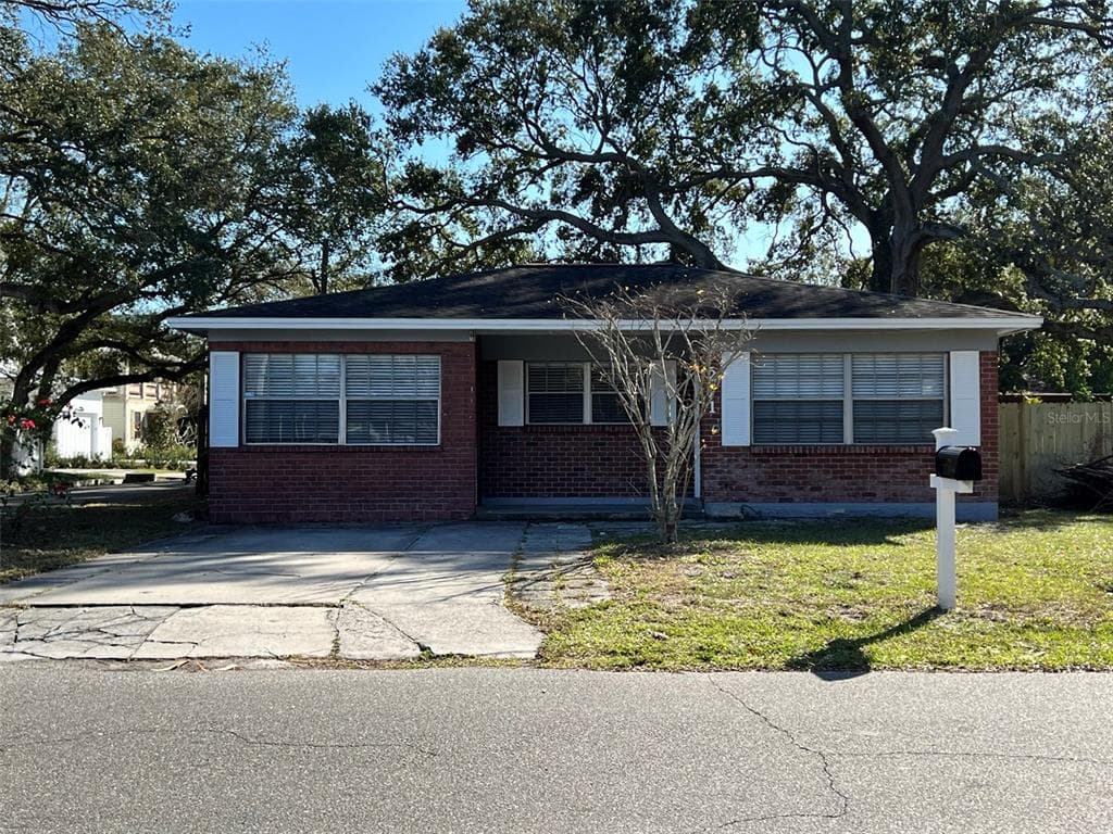 2716 W TYSON AVENUE TAMPA, FL 33611