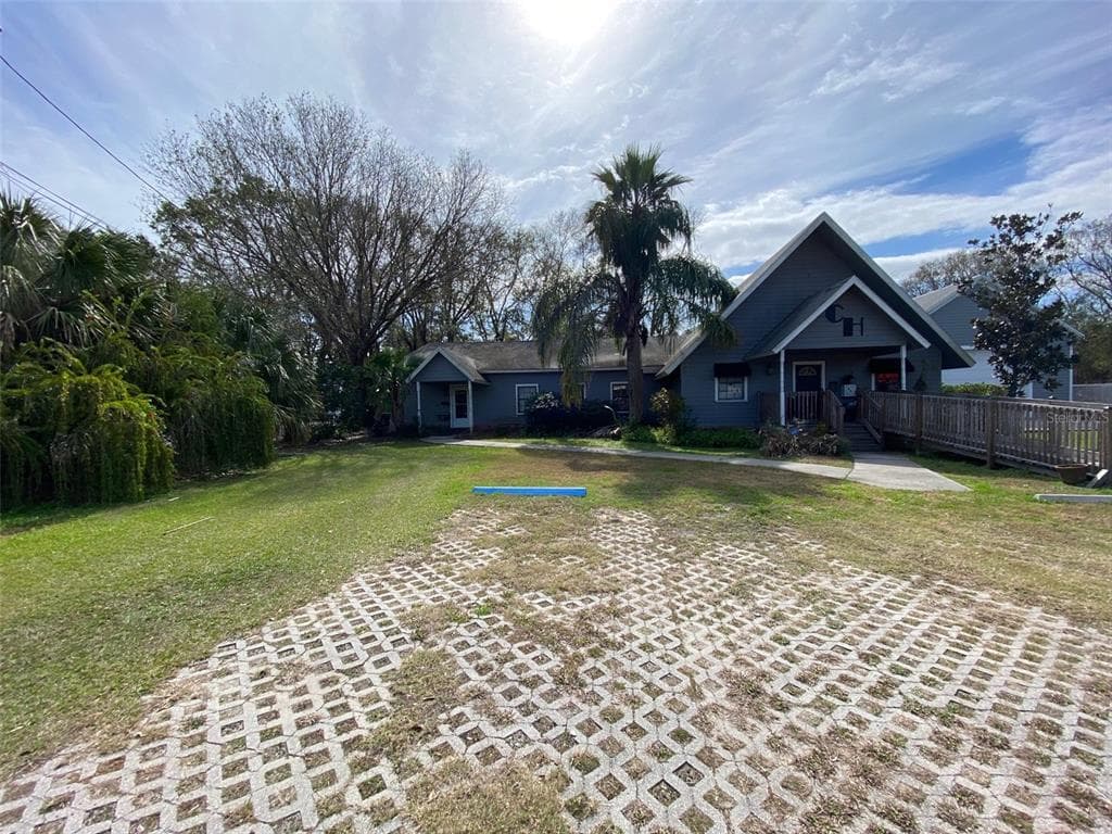 1407 E BAKER STREET UNIT B PLANT CITY, FL 33563