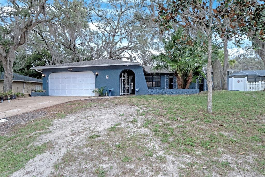 8844 FOREST LAKE DRIVE PORT RICHEY, FL 34668