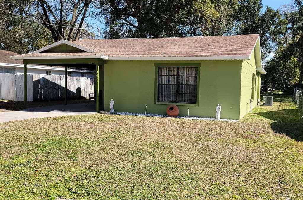 8411 N PACKWOOD AVE TAMPA, FL 33604