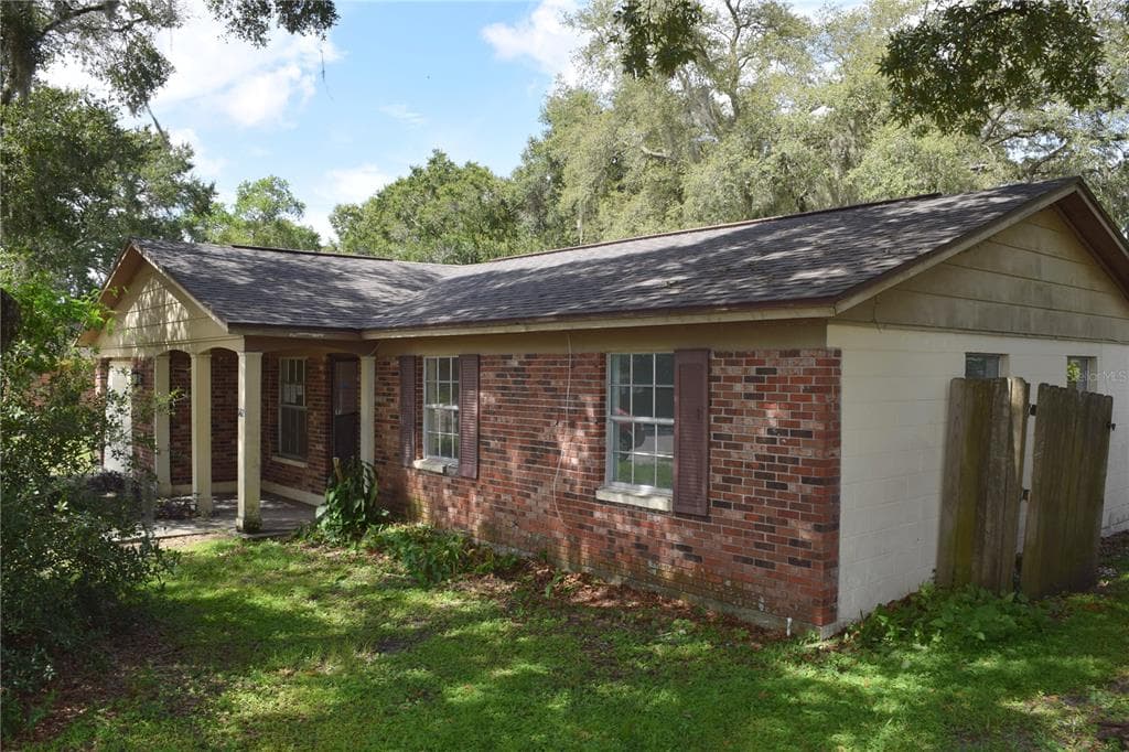 1412 VILLAGE COURT BRANDON, FL 33511