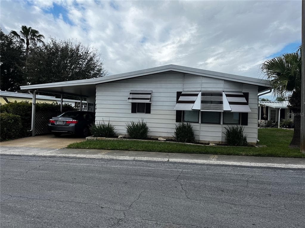 118 MAPLE LEAF DRIVE PALM HARBOR, FL 34684